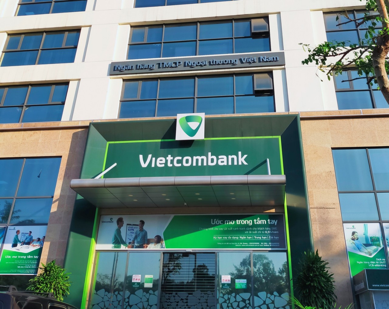 vietcombank tuyển dụng